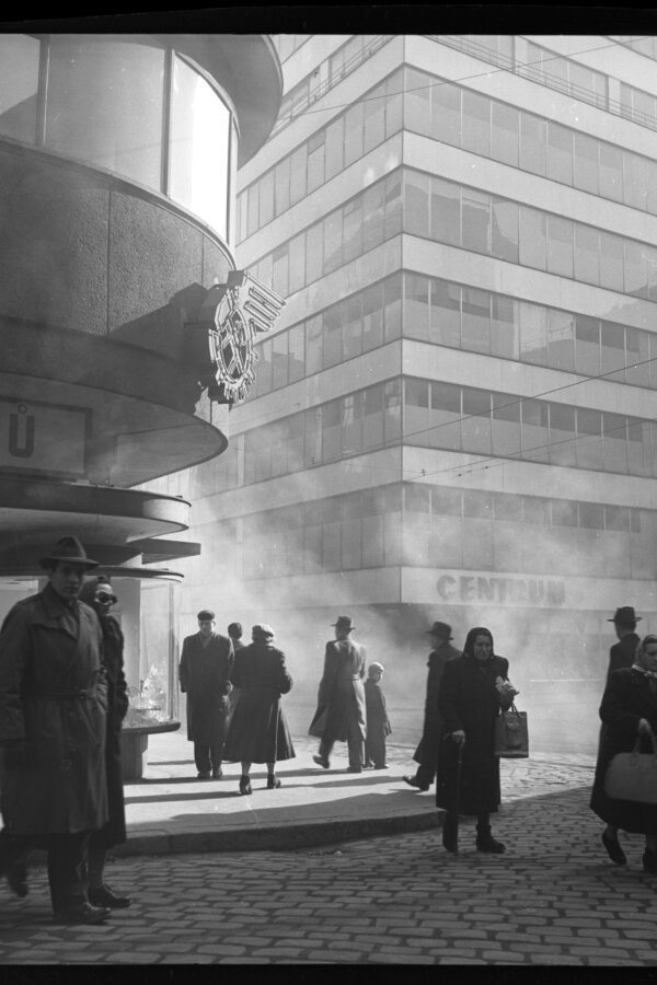 K. O. Hrubý - Brno, obchodní dům Centrum, 1952, soukromý archiv